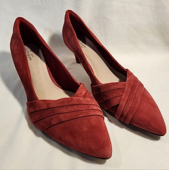 Clarks Collection Linvale Red Suede Shoes - Picture 2 of 5